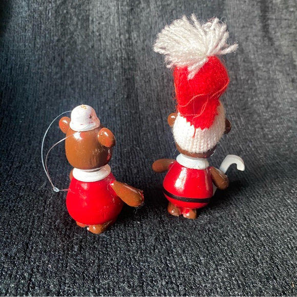 🐻 Sweet vintage pair of hand painted wooden bear ornaments. - Picture 2 of 2